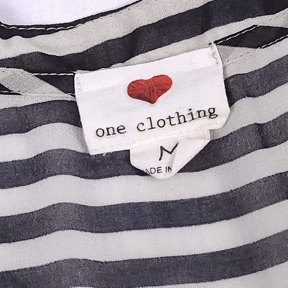 One Clothing Black & Cream Stripped Sleeveless Sheer Shirt Size Medium - Picture 3 of 5